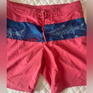 Never worn before Men’s Vineyard Vines bathing suit